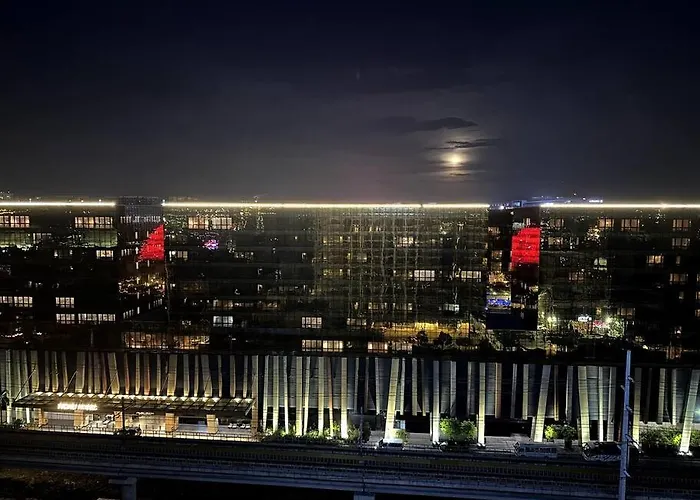 Apartment Luxury Near Of Dreams, Solaire, Naia, And Moa - Of Bridge Manila