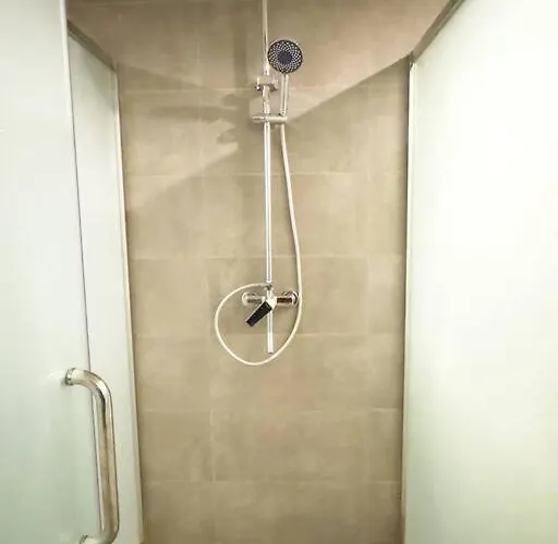 Luxury Near Of Dreams, Solaire, Naia, And Moa - Of Bridge Apartment Manila