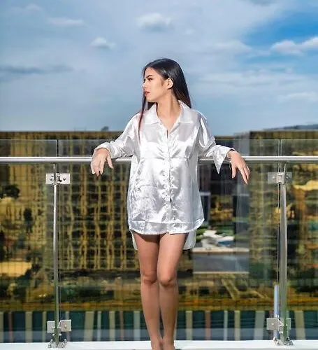 Luxury Near Of Dreams, Solaire, Naia, And Moa - Of Bridge Apartment Manila