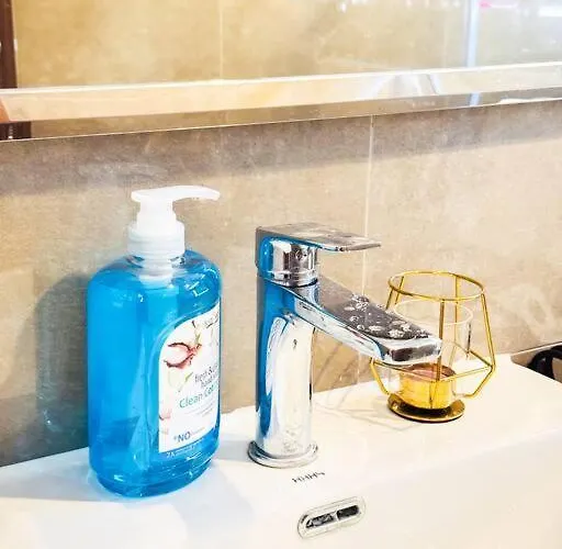 Apartment Luxury Near Of Dreams, Solaire, Naia, And Moa - Of Bridge Manila